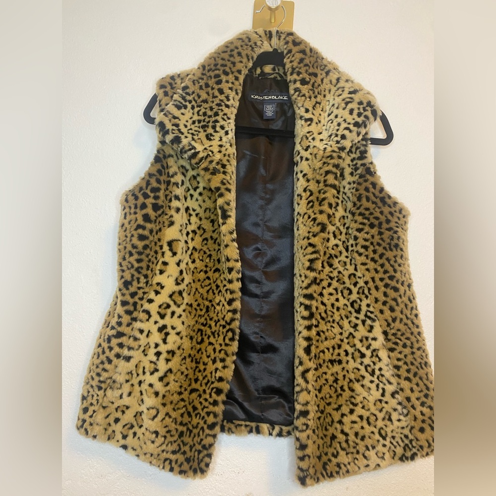 Kristen Blake Women’s Faux-Fur Animal Print Vest Medium